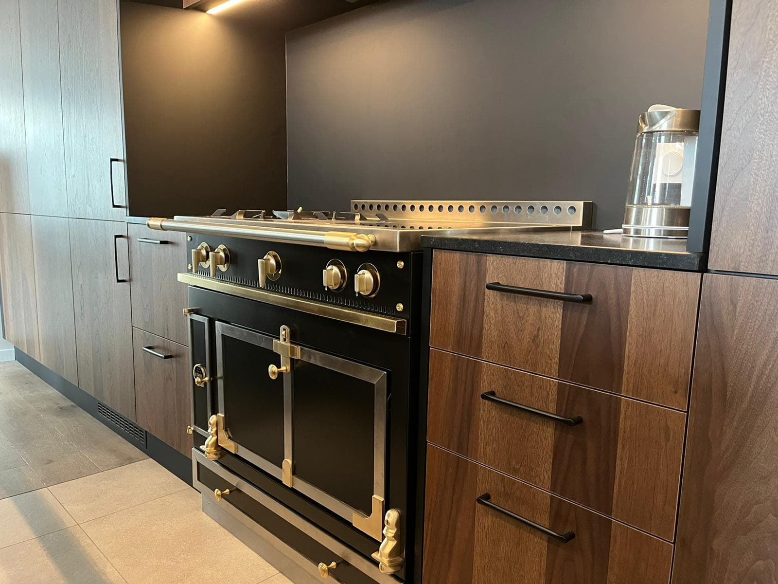 Installation d'un piano de cuisson Lacornue à Roubaix
