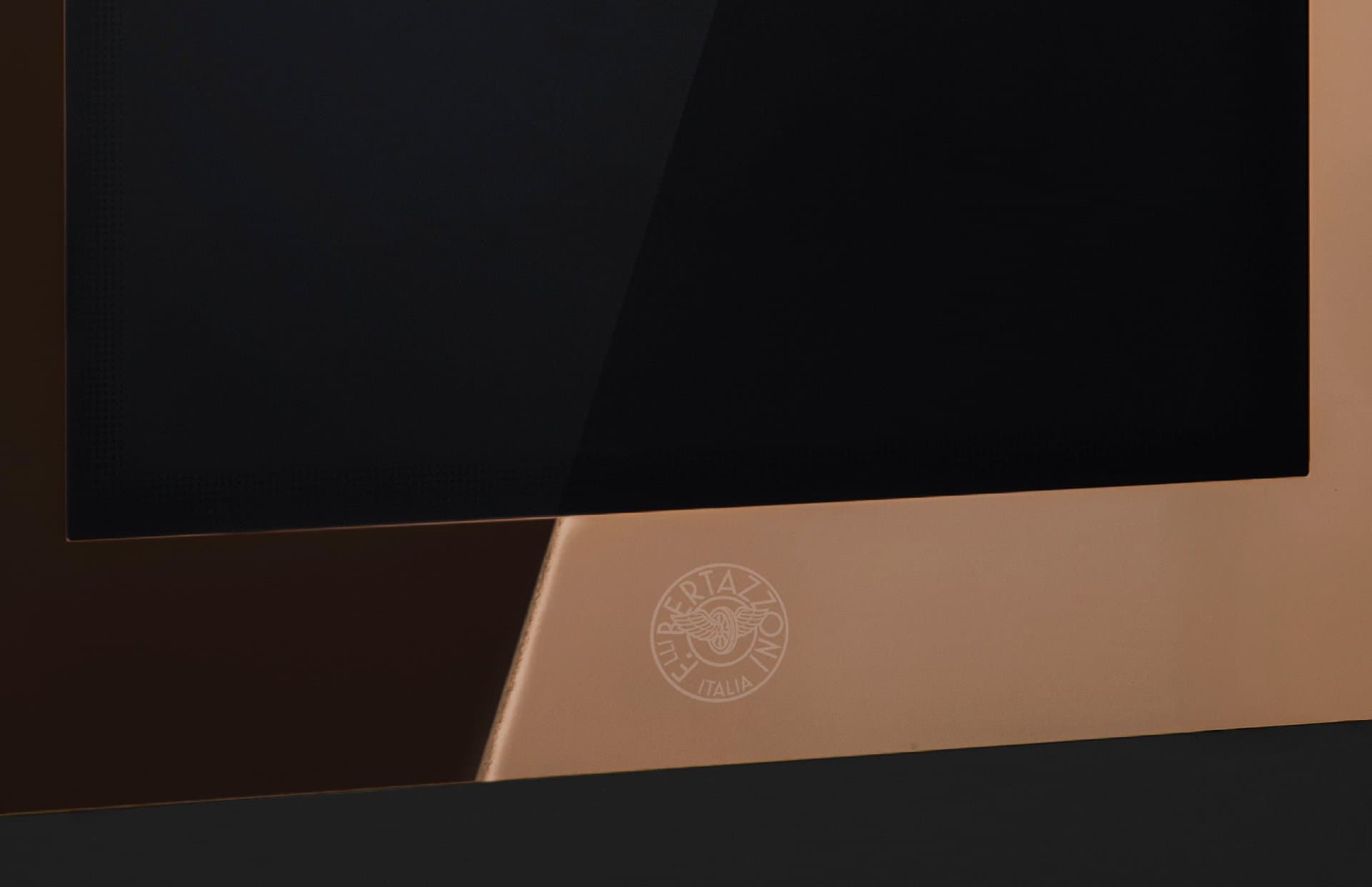 Finitions cuivre, zinc, inox et noir mat de la Modern Series